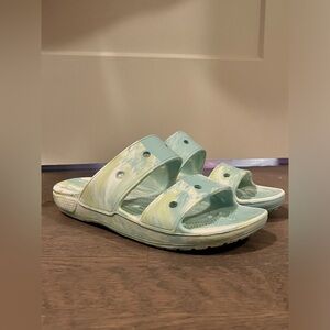 Crocs tie dye slides